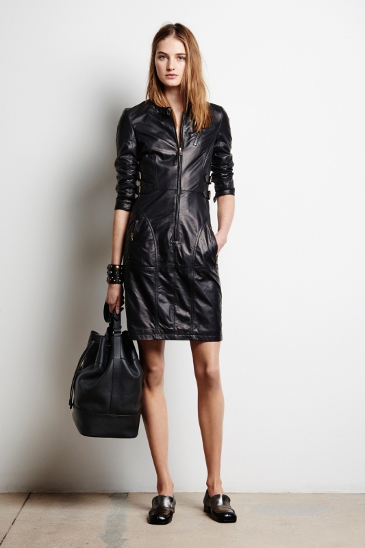 Sanne Vloet for Tomas Maier Pre-Fall 2016 