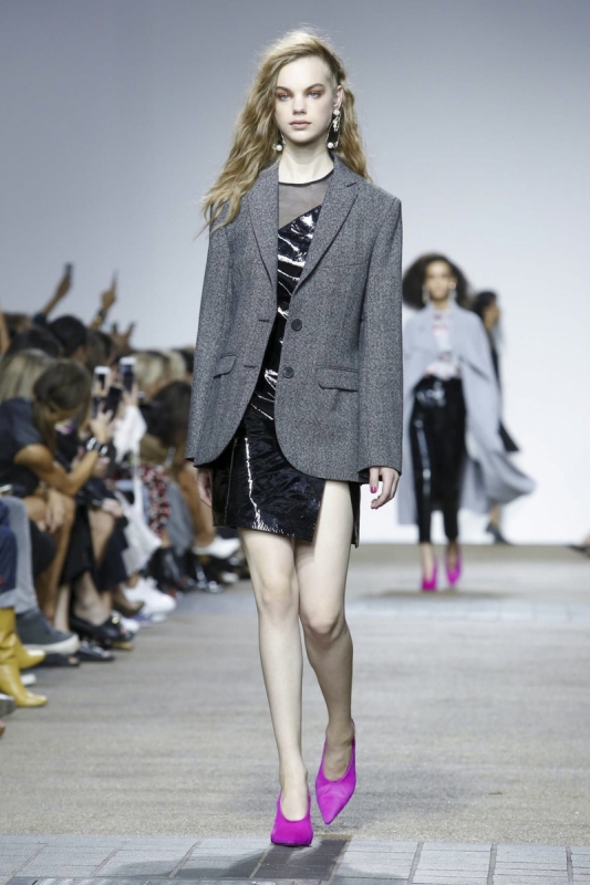 Estella Boersma shows London Spring 2017 Topshop