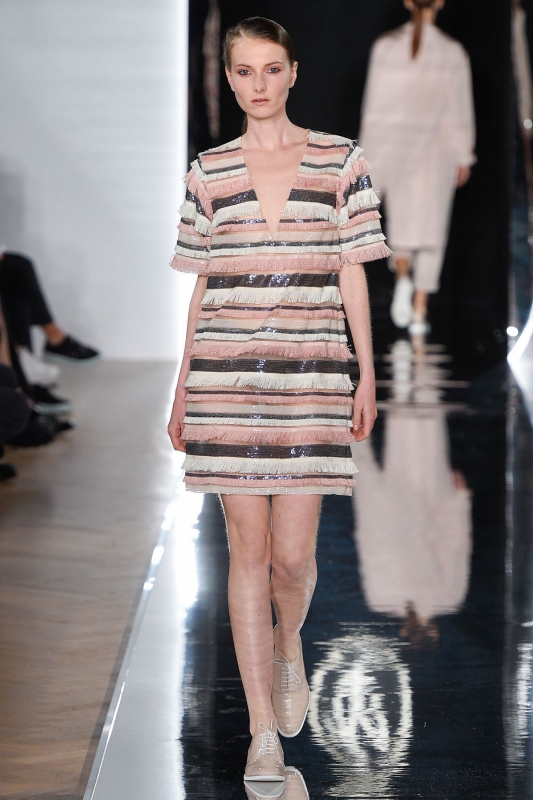Laïs van Niel shows Paris Spring 2017 Valentin Yudashkin