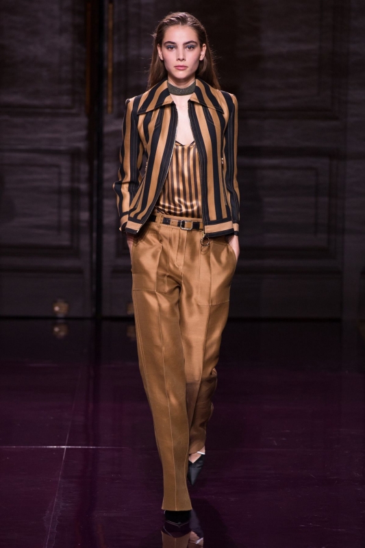 Romy Schönberger shows Parijs Spring 2017 Nina Ricci 