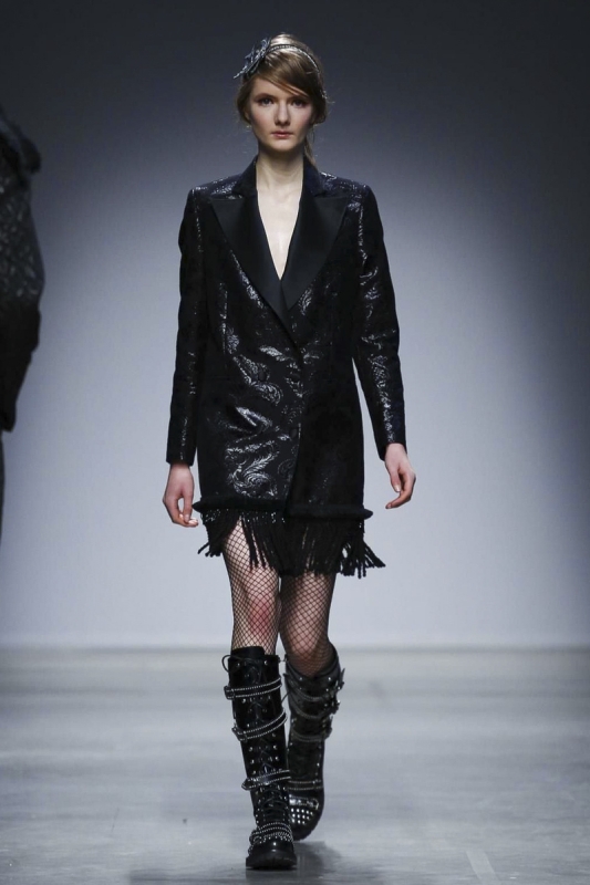 Veerle Verboom shows  FW 2017 Londen Christian Pellizzari 
