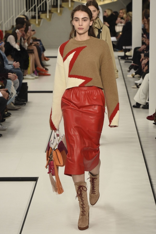 Romy Schönberger shows FW 2017 Milaan Tods
