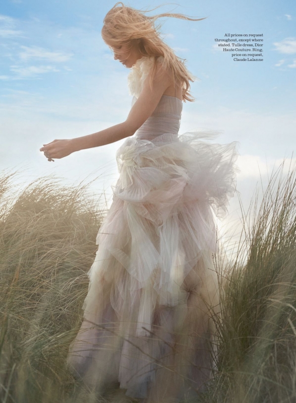 Annemara Post for Town & Country June 2017, photographer Richard Phibbs, stylist Martha Ward 