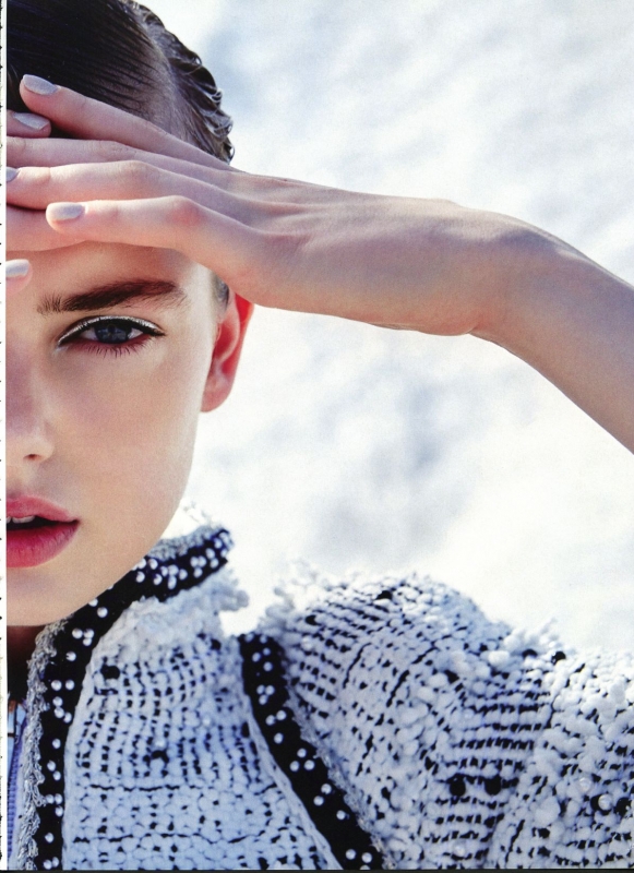 Hanna Verhees for Jan Magazine December 2017, Photographer Roger Neve, Stylist Ramona da Cruz Lopes, Hair and Make-up Magdalena Loza 