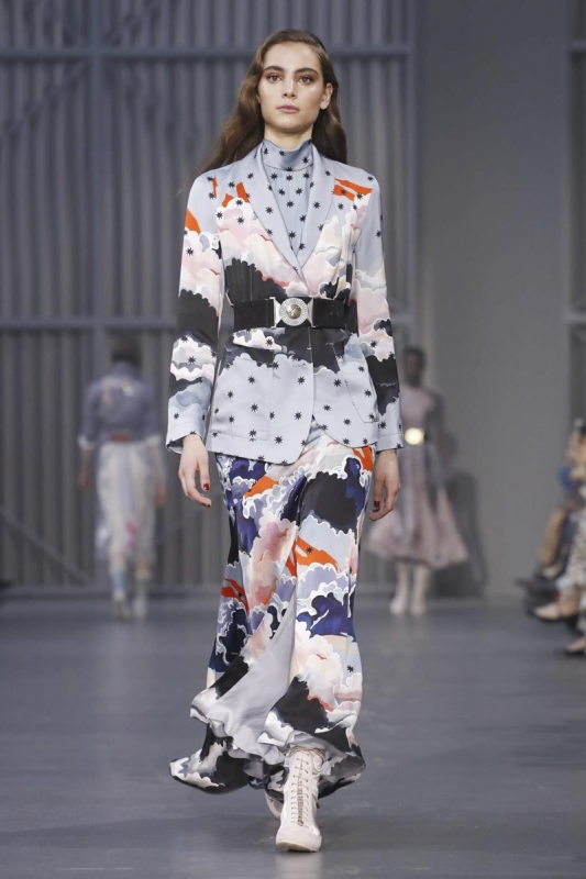 Romy Schönberger shows London Fall 2018 Temperley