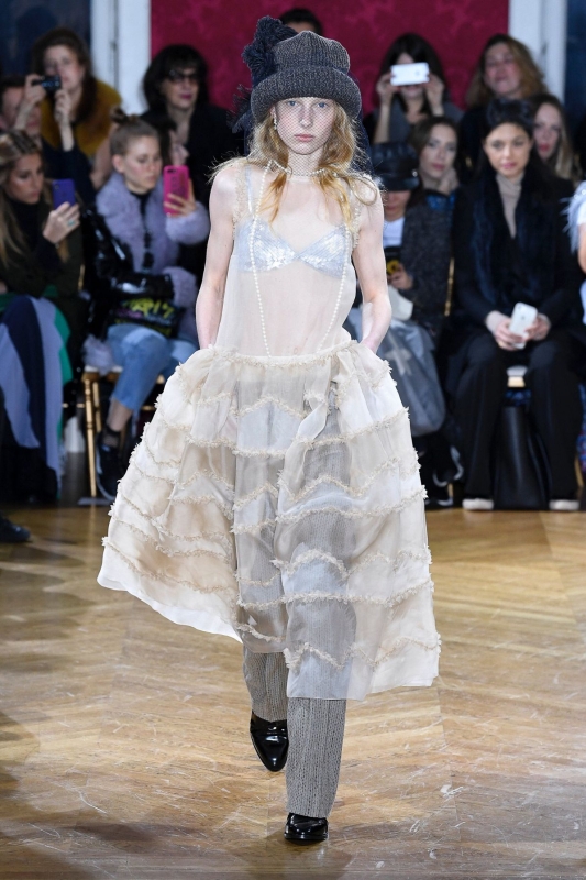 Demy de Vries shows Parijs Fall 2018 John Galliano