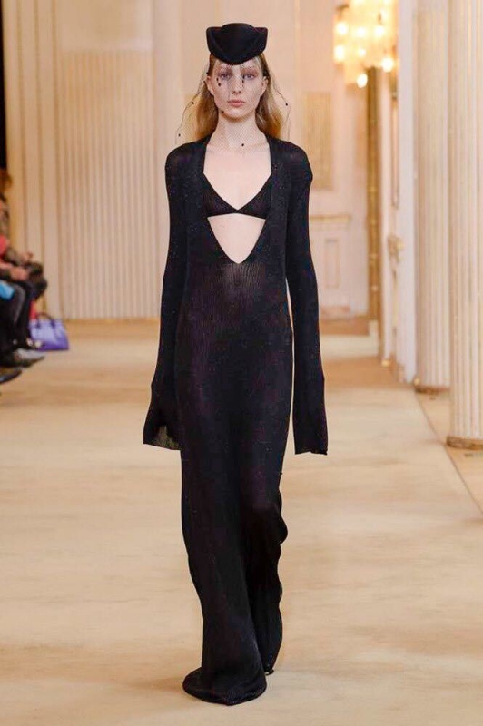 Demy de Vries shows Parijs Fall 2018 Nina Ricci 