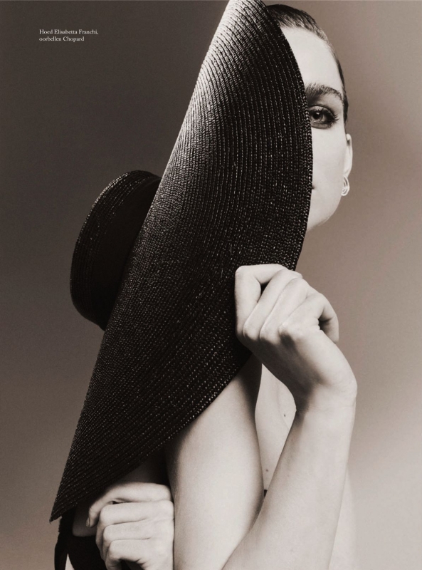 Kim Noorda very beautiful on the cover and with a story in Dutch Harper’s Bazaar July/August 2018, Photographer Tim Verhallen, Stylist Mahid Karrouch, Make-up Anita Jolles, Hair Daan Kneppers 