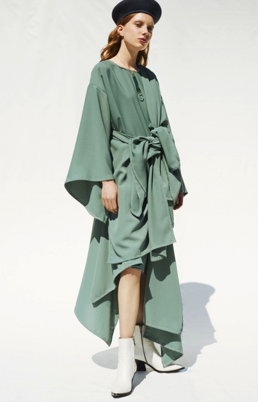 Demy de Vries for online story FLOATING for Italian Vogue, Photographer Sophie Tajan, Sylist Gemma Bedini, Make-up Masae Ito, Hair Akemi Kishida, Set design Nicolas Mur 