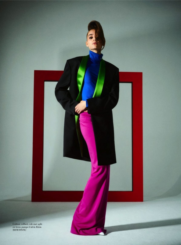 Romy Schönberger in an impressive story for Dutch Harpers Bazaar December 2018, photographed by Tim Verhallen, Styled by Astrid Schilders, Hair by Daan Kneppers and make-up by Anita Jolles 