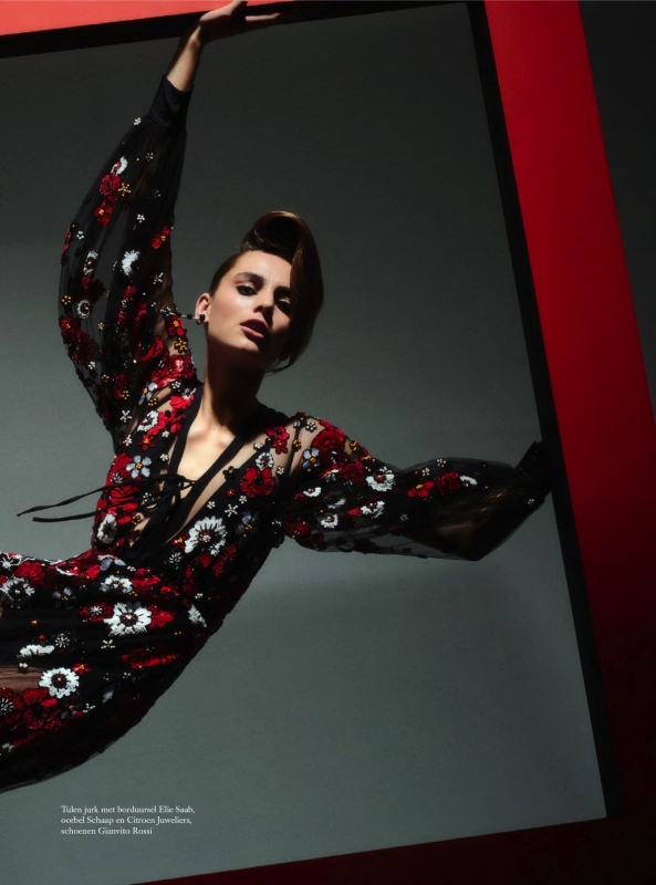 Romy Schönberger in an impressive story for Dutch Harpers Bazaar December 2018, photographed by Tim Verhallen, Styled by Astrid Schilders, Hair by Daan Kneppers and make-up by Anita Jolles 