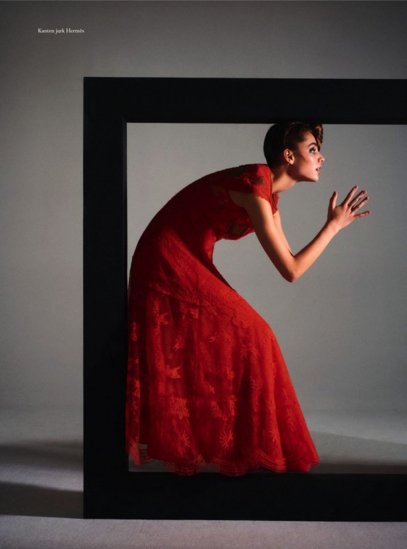 Romy Schönberger in an impressive story for Dutch Harpers Bazaar December 2018, photographed by Tim Verhallen, Styled by Astrid Schilders, Hair by Daan Kneppers and make-up by Anita Jolles 