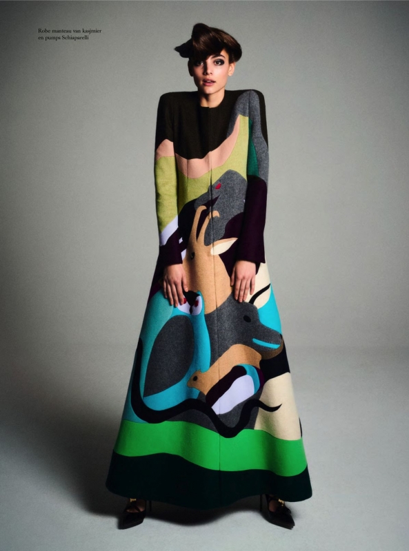 Romy Schönberger in an impressive story for Dutch Harpers Bazaar December 2018, photographed by Tim Verhallen, Styled by Astrid Schilders, Hair by Daan Kneppers and make-up by Anita Jolles 