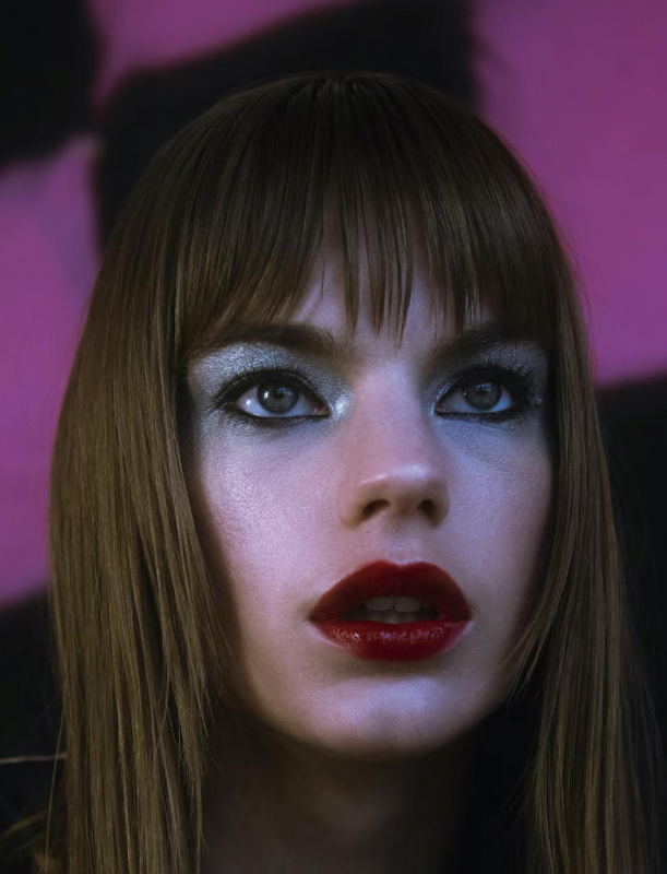 Estella Boersma for Glamcult, Photographer Debora Brune, Stylist Max Katt, Hair Dennis Brandt, Make-up Philipp Verheyen 