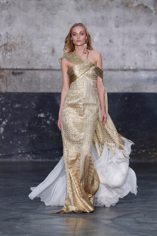Anna-Sophia Evers for Georges Chakra couture Spring 2022. 